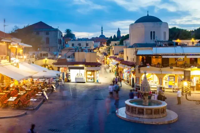 Rhodos, Rhodos-Stad https://www.zonvakantiemoment.nl/app/uploads/2023/11/Rhodos-Rhodos-Stad-640x426.webp