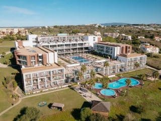 https://www.zonvakantiemoment.nl/app/uploads/2024/04/Iberostar-Selection-Lagos-Algarve-320x240.jpg