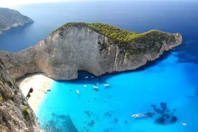 https://www.zonvakantiemoment.nl/app/uploads/2024/04/blog-stranden-navagio-beach-640x426.webp