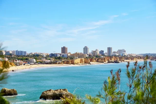 portimao 1 https://www.zonvakantiemoment.nl/app/uploads/2024/04/portimao-1-640x426.webp