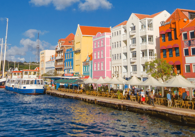 Waarom kiezen voor een zonvakantie naar de Nederlandse Antillen (Curaçao, Aruba, Bonaire)?